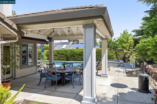 2232 Normandy Cir, Livermore CA: https://media.crmls.org/mediaz/e797f2a8-adab-41be-b2c0-6374b788a600.jpg