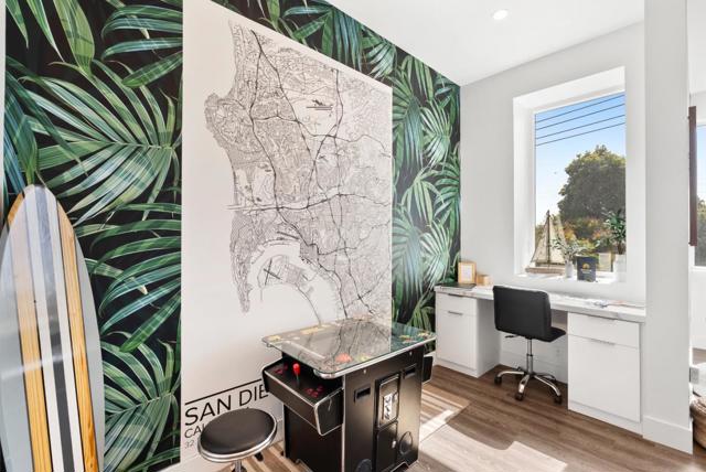 508 N Tremont Street, Oceanside CA: https://media.crmls.org/mediaz/e797f505-1b7d-4000-ae18-fab355ca56a9.jpg