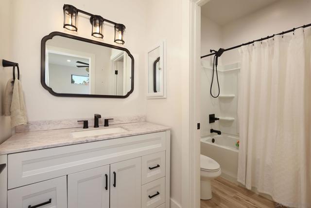 1686 88 Gecko Road, Vista CA: https://media.crmls.org/mediaz/e79837f1-00a5-4498-b412-e161ab3bc390.jpg