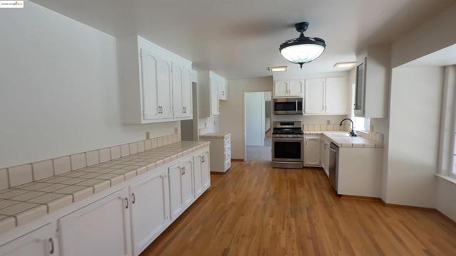 435 Discovery Bay Blvd, Discovery Bay CA: https://media.crmls.org/mediaz/e798a95e-b9d9-40f3-9bb0-363ec08966f4.jpg
