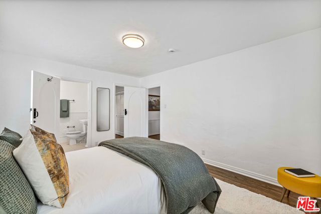 217 17th Street, Santa Monica CA: https://media.crmls.org/mediaz/e79a1be7-c763-4794-805c-129e99cb75cb.jpg