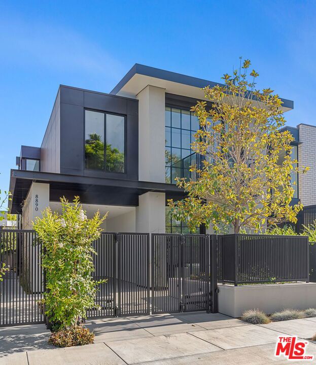 8890 Rosewood Avenue