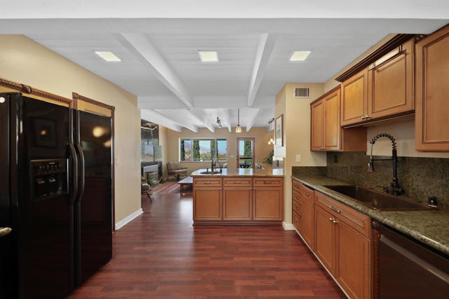 Image 9 of 47 For 67079 Ribbonwood Drive