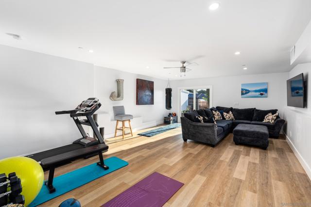 4563 Point Loma Ave, San Diego CA: https://media.crmls.org/mediaz/e79b990e-b0de-4e84-99c8-5d6793de197b.jpg