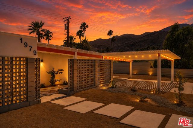 1979 East Alejo Road, Palm Springs, CA 92262 | Slideshow Image #3