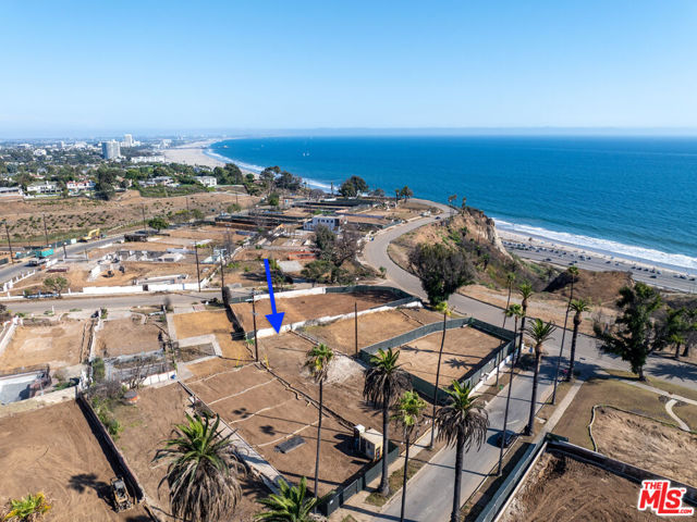 316 Swarthmore Avenue, Pacific Palisades CA: https://media.crmls.org/mediaz/e79c45b2-020f-4476-a796-f7cbbb67f9c3.jpg