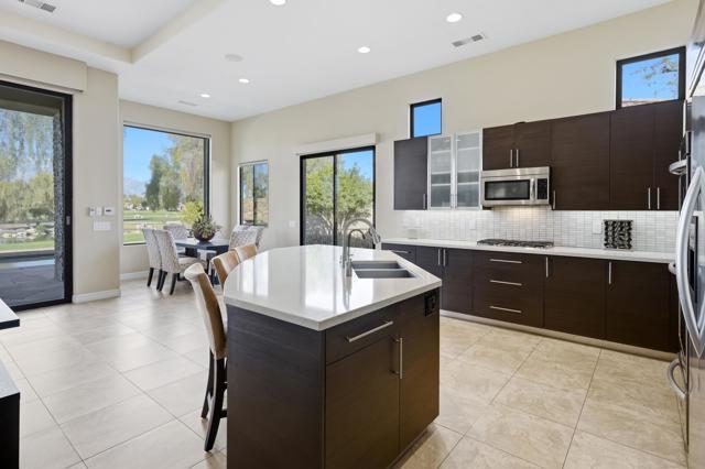 33 Via Las Flores, Rancho Mirage, CA 92270