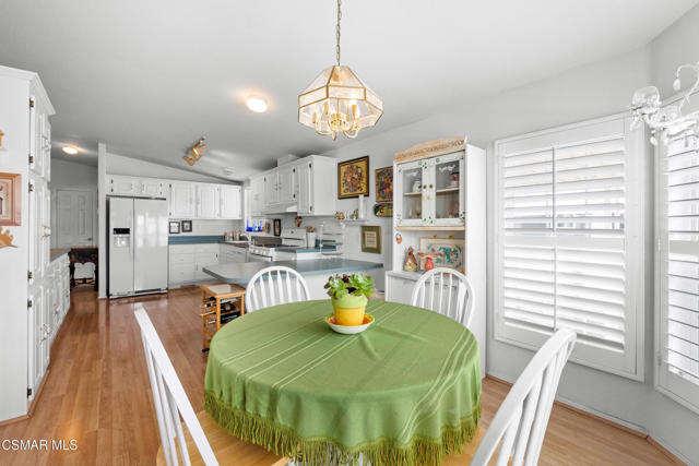 1215 Anchors Way Drive, Ventura CA: https://media.crmls.org/mediaz/e79ca304-c560-43d4-9a79-e331f232bb6e.jpg