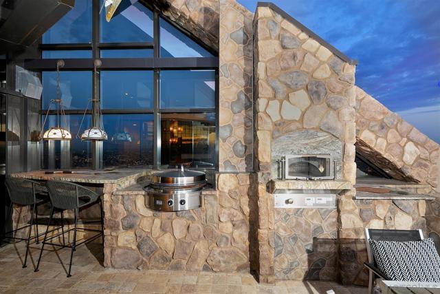 100 Harbor Dr, San Diego CA: https://media.crmls.org/mediaz/e79cb070-dc4a-4a0b-b37b-a8b96be3b1d6.jpg