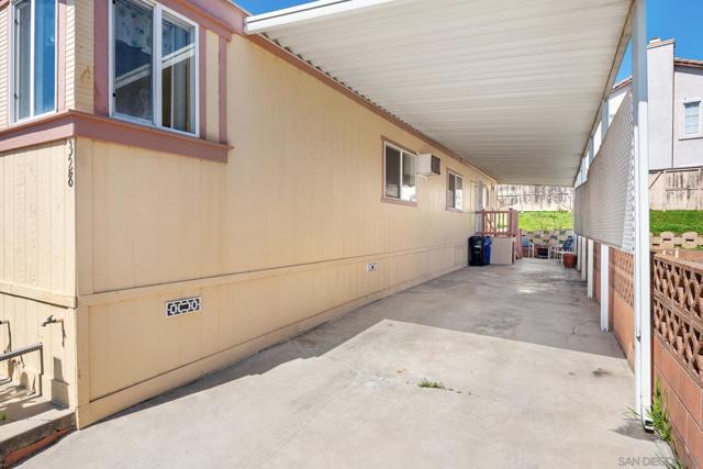 328 Killdeer, Oceanside CA: https://media.crmls.org/mediaz/e79cfb37-76a3-4429-be00-a3a1fe65e231.jpg