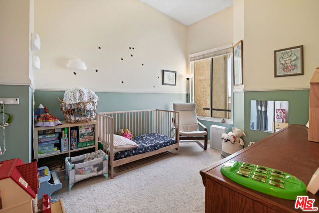 221 McAfee Court, Thousand Oaks CA: https://media.crmls.org/mediaz/e79da092-6161-45d8-ade7-3971df666451.jpg