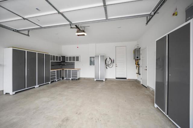 7101 Hakkan Drive, Gilroy CA: https://media.crmls.org/mediaz/e79db08d-cd9d-440b-99e3-26c8c43d72a9.jpg