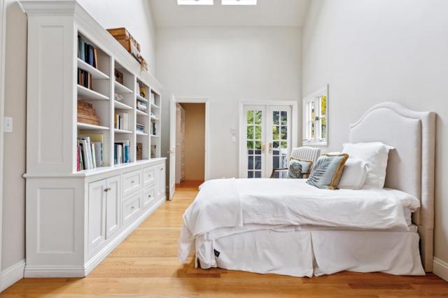 106 Pepper Avenue, Burlingame CA: https://media.crmls.org/mediaz/e79dcc72-6da5-4dab-b06f-8b3c7f7493e8.jpg