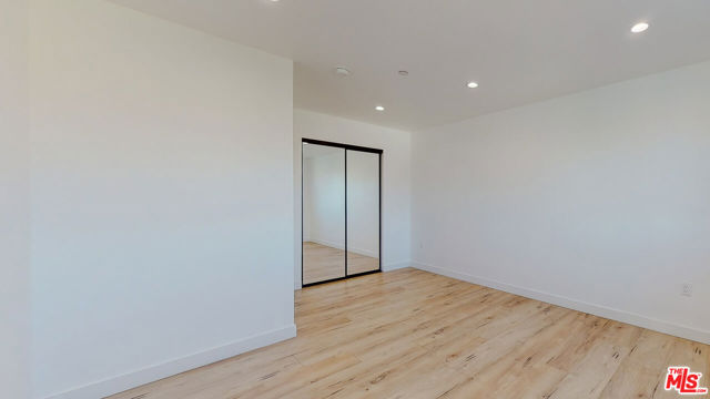 14423 Califa Street, 1/2 photo 24