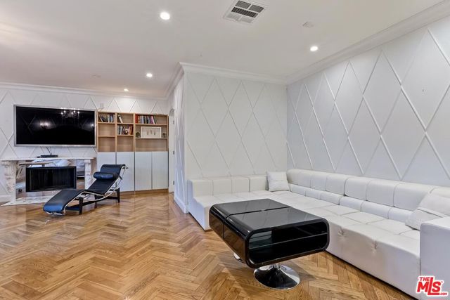 Drew Fenton | 725 N Faring Road Los Angeles CA | MLS: 7656668