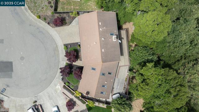 6082 Slopeview Ct, Castro Valley CA: https://media.crmls.org/mediaz/e79e6012-69c5-40ea-8615-cba9ce7ef3e6.jpg