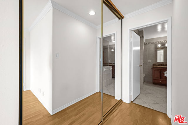 101 California Avenue, Santa Monica CA: https://media.crmls.org/mediaz/e79e9507-6e84-467c-a74a-526e9eef2f76.jpg