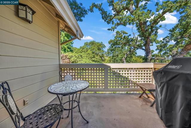 1618 Brush Creek Place, Danville CA: https://media.crmls.org/mediaz/e79ed8be-0196-4ff7-b71b-6e327f114dc8.jpg