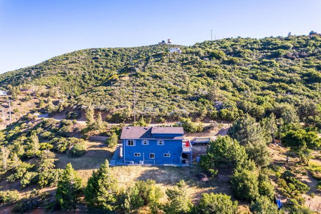 555 Manzanita Dr, Julian CA: https://media.crmls.org/mediaz/e79efb29-3a8f-4804-aaa6-c038604d16b2.jpg