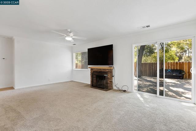 2425 Jerilynn Dr, Concord CA: https://media.crmls.org/mediaz/e79f4ba9-390a-494c-949d-75b9f59a09cb.jpg