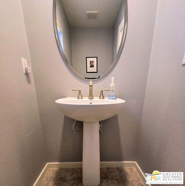 4945 Frey Way, Palm Springs CA: https://media.crmls.org/mediaz/e79f779d-6db0-4e0b-907f-1163ef1d6fa2.jpg