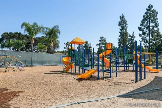 17521 Hada Dr, San Diego CA: https://media.crmls.org/mediaz/e7a01a68-363e-4585-9736-2fae1d67dd26.jpg