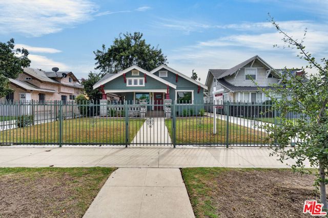 1588 West 49th Street photo 2