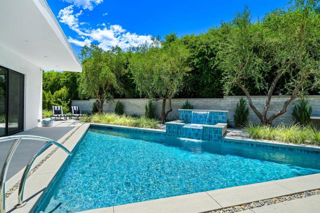 74846 Fox Hills Court, Palm Desert CA: https://media.crmls.org/mediaz/e7a0e5aa-633f-4b7f-86b0-ebe9fa8036ba.jpg