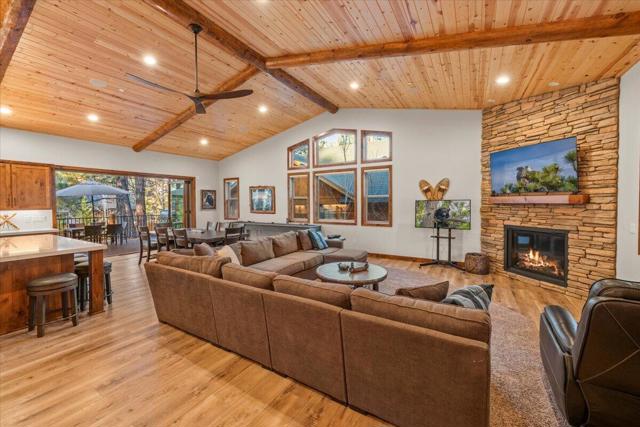 41562 Stone Bridge Road, Big Bear CA: https://media.crmls.org/mediaz/e7a1b972-4cd0-493e-87f5-ed82ed36f80d.jpg