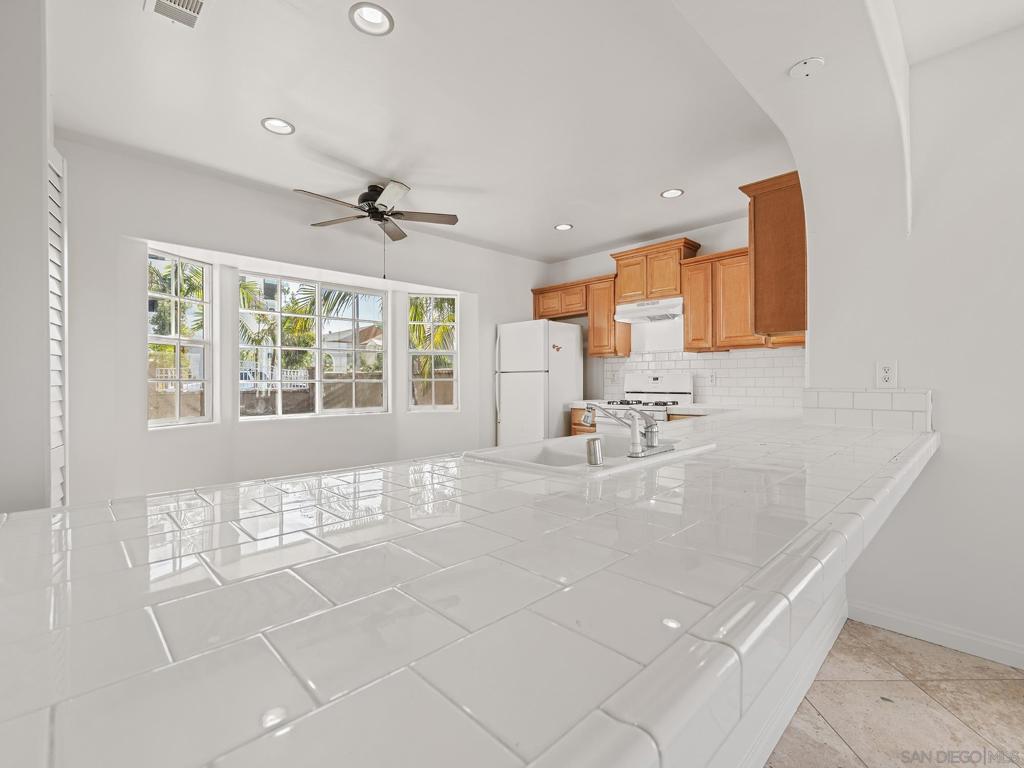 330 Willie James Jones Ave - photo 6
