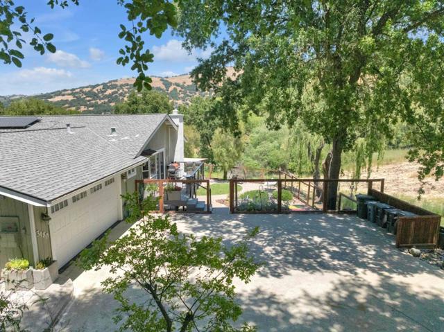 3480 White Oak Court, Morgan Hill CA: https://media.crmls.org/mediaz/e7a39282-5fbf-4e14-945c-1b7150313546.jpg