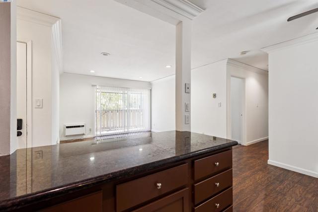 100 Kinross Drive, Walnut Creek CA: https://media.crmls.org/mediaz/e7a399c3-4120-4248-8285-fb1dcbb3a25d.jpg