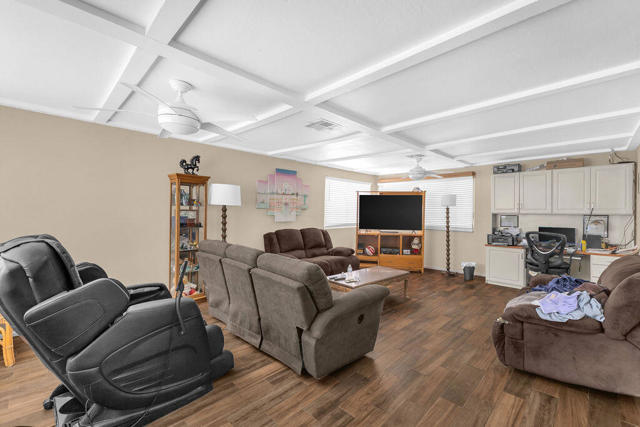 28300 Desert Charm Road, Desert Hot Springs CA: https://media.crmls.org/mediaz/e7a3de3c-dd56-40e2-bcbf-7624ef76968f.jpg