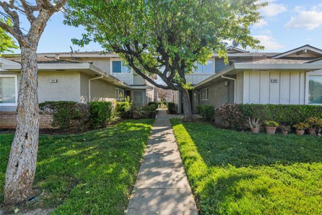 5492 Tradewinds Walkway, San Jose CA: https://media.crmls.org/mediaz/e7a4257e-8966-4f03-af8f-8e587d29b573.jpg