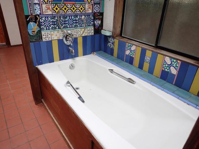 18039 Riverside Drive, Sonoma CA: https://media.crmls.org/mediaz/e7a43712-92f1-46d3-a3b2-8b30a0972c25.jpg