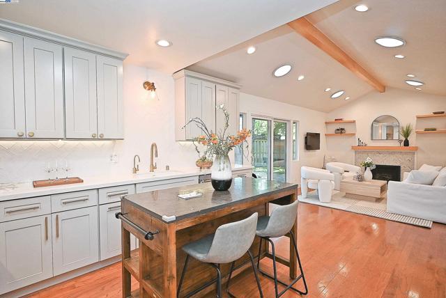 7776 Dublin Green Ct, Dublin CA: https://media.crmls.org/mediaz/e7a46af7-87eb-41af-8700-7a2204dd86f0.jpg