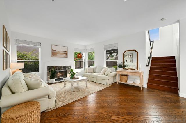 6585 Bluebonnet Dr, Carlsbad CA: https://media.crmls.org/mediaz/e7a491c7-48aa-419d-81e3-1f32325373d8.jpg
