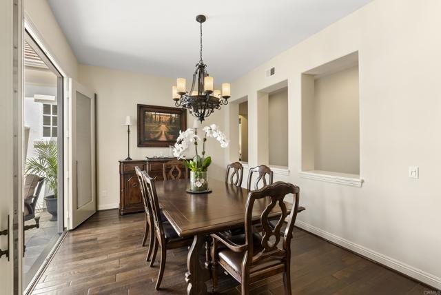 Detail Gallery Image 11 of 52 For 7062 Crystalline Dr, Carlsbad,  CA 92011 - 4 Beds | 2/1 Baths