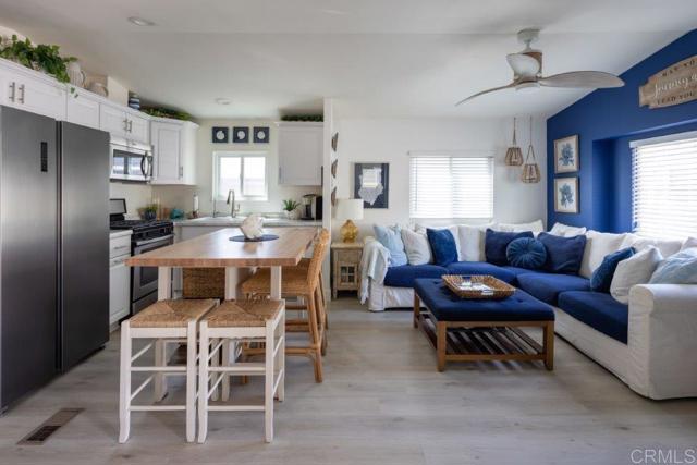 Detail Gallery Image 5 of 15 For 123 Jasper St Spc 23,  Encinitas,  CA 92024 - 2 Beds | 1/1 Baths