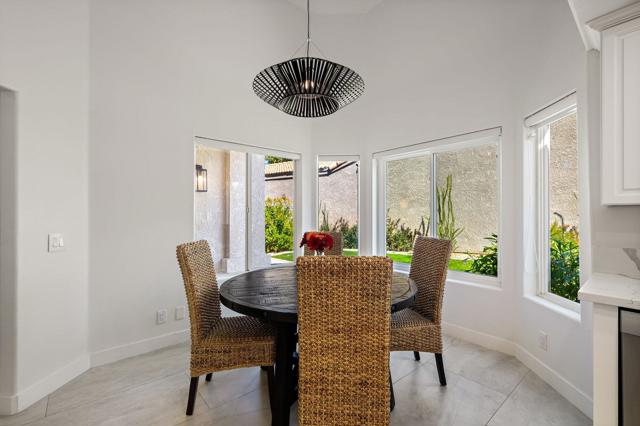 48205 Vista De Nopal, La Quinta CA: https://media.crmls.org/mediaz/e7a607c1-6694-4185-8285-bc9c16dba0b6.jpg