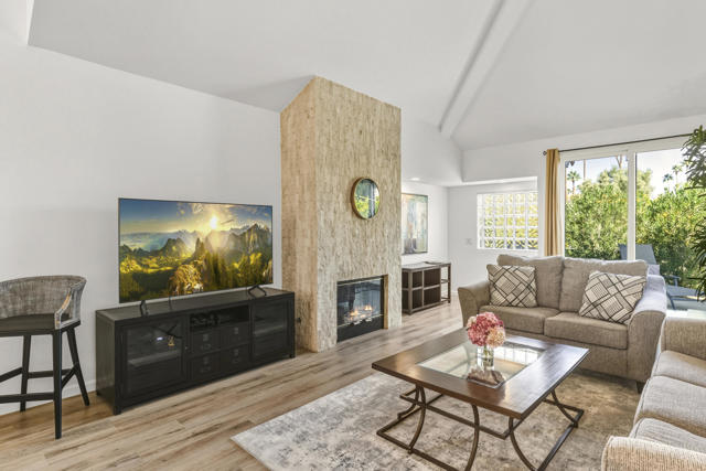 110 Celano Circle, Palm Desert CA: https://media.crmls.org/mediaz/e7a663af-f8c5-4be8-8050-b647b5955345.jpg