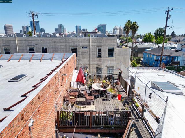 2521 San Pablo Ave, Oakland CA: https://media.crmls.org/mediaz/e7a73f98-d156-420c-b92d-44b2f33e64f2.jpg