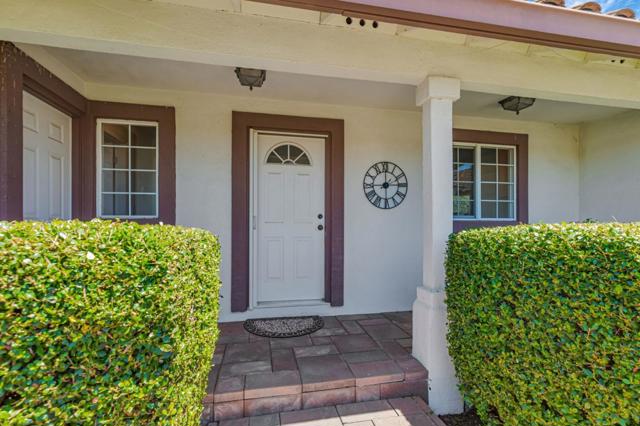 1152 Little River Drive, Hollister CA: https://media.crmls.org/mediaz/e7a79ff6-9917-48cf-a7f0-0296e2a74722.jpg