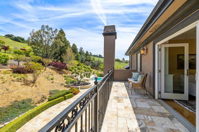 9540 Via Del Oro, Gilroy CA: https://media.crmls.org/mediaz/e7a83e6f-7243-49e6-a968-ee0f6677d53c.jpg