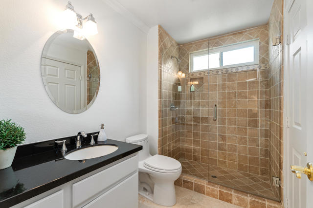 76702 Daffodil Drive, Palm Desert CA: https://media.crmls.org/mediaz/e7a88f8f-e3a1-47e4-a39c-61c784eeb376.jpg