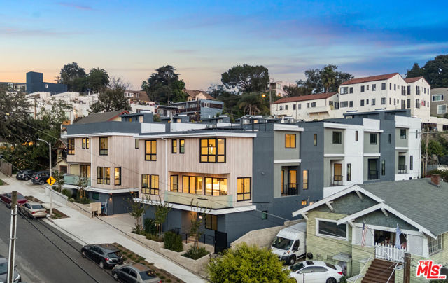 1320 W Cannon Drive, Los Angeles CA: https://media.crmls.org/mediaz/e7a8d83e-a024-4d1c-bd98-632f1aa98d40.jpg