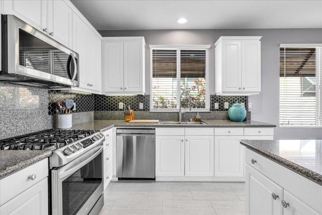 2090 Savanna Way, Palm Springs, CA 92262