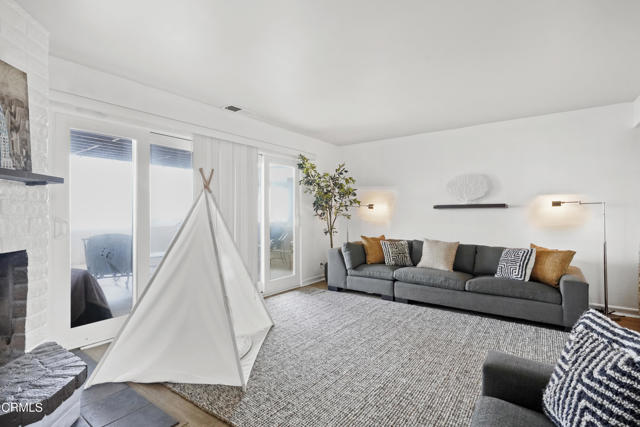 Detail Gallery Image 7 of 44 For 309 Ocean Dr, Oxnard,  CA 93035 - 4 Beds | 2/1 Baths