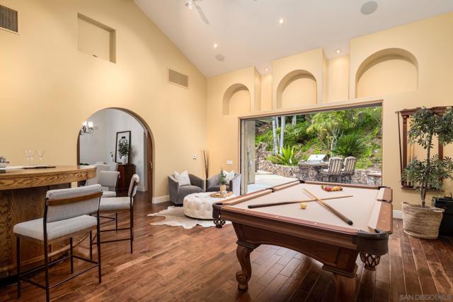 1248 Avocet Ct, Cardiff by the Sea CA: https://media.crmls.org/mediaz/e7a94ae5-e0e1-47eb-9e2c-8f44838e4cb9.jpg