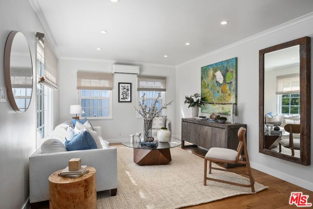 3627 Veteran Avenue, Los Angeles CA: https://media.crmls.org/mediaz/e7a9fff0-ea4f-43f8-a3a2-d2328e1d73de.jpg